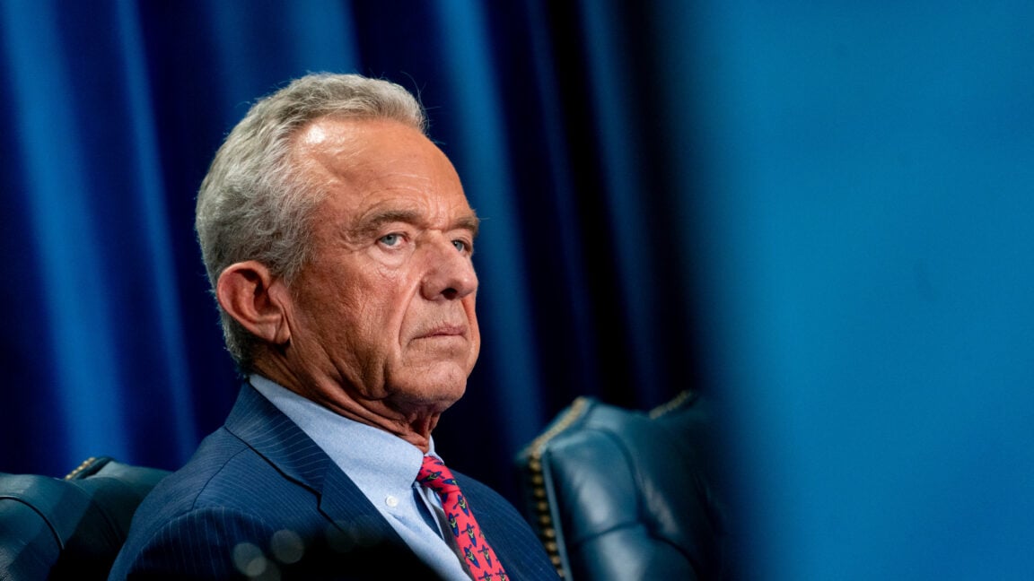 Alerta Sanitaria: Robert F. Kennedy Jr. Desmantela 75 Comités de Expertos del Departamento de Salud